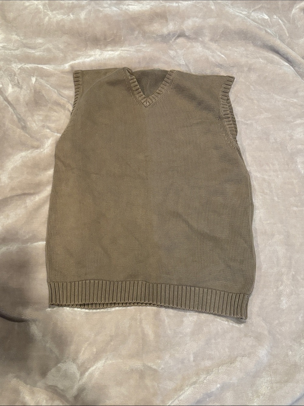 Zara Men's V-Neck Sweater Vest - Olive Green